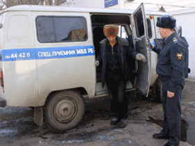 Менты. Фото Каспаров.Ru Менты. Фото Каспаров.Ru