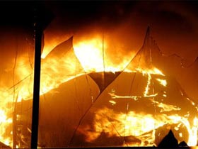 Пожар. фото "Paris Match" Пожар. фото "Paris Match"