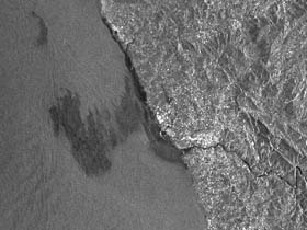 Нефтяное загрязнение. Снимок со спутника, сайт Новосибирского университета Нефтяное загрязнение. Снимок со спутника, сайт Новосибирского университета