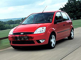 Красный "Форд", фото с сайта major-ford.ru (С) Красный "Форд", фото с сайта major-ford.ru (С)