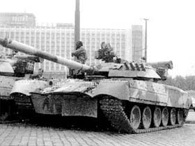 Августовский путч. Фото: радио "Маяк" (с) Августовский путч. Фото: радио "Маяк" (с)