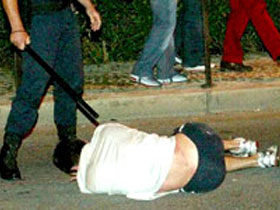 Пытки задержанных. Фото: Reuters Пытки задержанных. Фото: Reuters