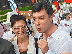 Борис Немцов и Ирина Хакамада. Фото с сайта kommersant.ru Борис Немцов и Ирина Хакамада. Фото с сайта kommersant.ru