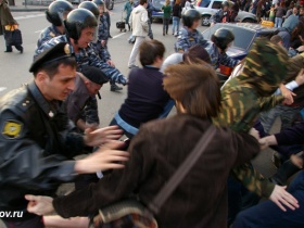 Задержание на митинге. Фото: Станислав Решетнев, Собкор®ru Задержание на митинге. Фото: Станислав Решетнев, Собкор®ru