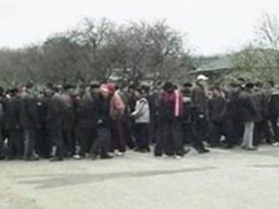 Перекрытие автотрассы. Фото: URA.Ru Перекрытие автотрассы. Фото: URA.Ru