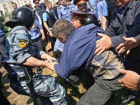 Выселение. Фото: Коммерсант Выселение. Фото: Коммерсант