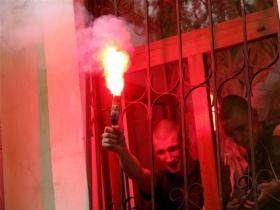 Захватившие МИД нацболы. Фото с сайта barabanch.livejournal.com Захватившие МИД нацболы. Фото с сайта barabanch.livejournal.com