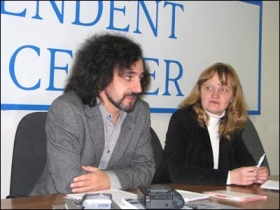 Александр Верховский и Галина Кожевникова. Фото: hro1.org Александр Верховский и Галина Кожевникова. Фото: hro1.org