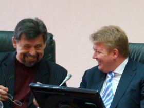 Веселые выборы мэра, фото Виктора Шамаева, Каспаров.Ru Веселые выборы мэра, фото Виктора Шамаева, Каспаров.Ru