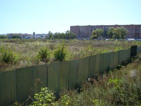 Пустырь вместо парка, фото Виктора Надеждина, Каспаров.Ru Пустырь вместо парка, фото Виктора Надеждина, Каспаров.Ru