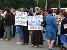 Защитники рынка, фото Егора Гусева, Каспаров.Ru Защитники рынка, фото Егора Гусева, Каспаров.Ru