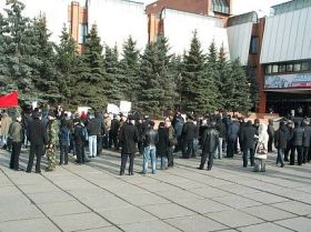 Митинг в Омске, фото с сайта rmx.ru Митинг в Омске, фото с сайта rmx.ru