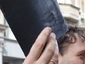 "Черная метка", фрагмент фото Каспаров.Ru "Черная метка", фрагмент фото Каспаров.Ru