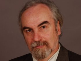 Аждар Куртов. Фото с сайта j-een.com Аждар Куртов. Фото с сайта j-een.com