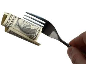 Вилка с долларом; ФОТО ezonomics.ing.ro Вилка с долларом; ФОТО ezonomics.ing.ro