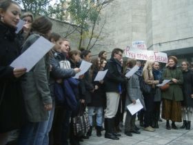 Акция студентов Гнесинки. Фото: Василий Иванов, Каспаров.Ru Акция студентов Гнесинки. Фото: Василий Иванов, Каспаров.Ru