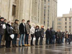Акция "Большой белый круг". Фото: Каспаров.Ru Акция "Большой белый круг". Фото: Каспаров.Ru