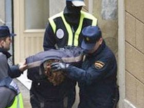 Задержание. Фрагмент фото с сайта xronika.az Задержание. Фрагмент фото с сайта xronika.az