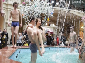 Акция Партии любви. Фото: "Вечерняя Москва", Анна Иванцова Акция Партии любви. Фото: "Вечерняя Москва", Анна Иванцова