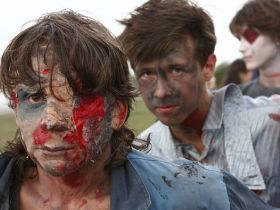 Парад зомби. Фото ИА "СуперОмск" Парад зомби. Фото ИА "СуперОмск"