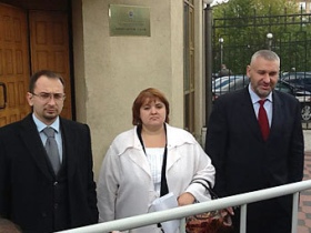 Адвокаты Pussy Riot Николай Полозов, Виолетта Волкова и Марк Фейгин. Фото с сайта breaknews.ru Адвокаты Pussy Riot Николай Полозов, Виолетта Волкова и Марк Фейгин. Фото с сайта breaknews.ru