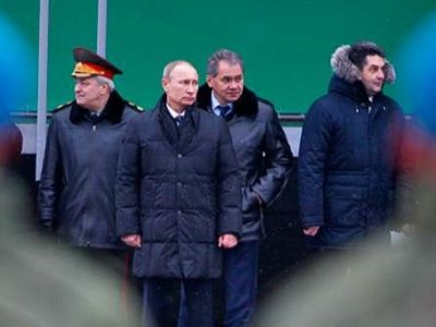 Путин и Шойгу в Пскове. Фото: skobars.livejournal.com Путин и Шойгу в Пскове. Фото: skobars.livejournal.com