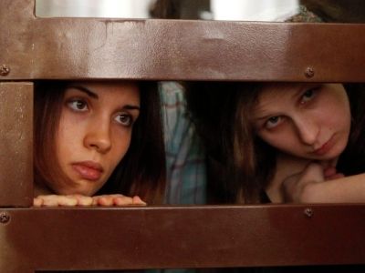 Толоконникова и Алехина. Фото: news.mail.ru Толоконникова и Алехина. Фото: news.mail.ru