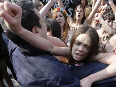 Акция Femen в Ганновере. Фото: Reuters Акция Femen в Ганновере. Фото: Reuters