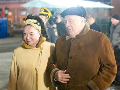 Жириновский с супругой. Фото: alphaemea.msn-int.com Жириновский с супругой. Фото: alphaemea.msn-int.com