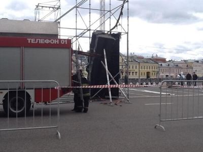 Обрушившиеся конструкции на Болотной площади. Фото: federacia.ru Обрушившиеся конструкции на Болотной площади. Фото: federacia.ru