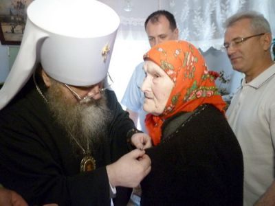 Награждение матери пензенского губернатора. Фото Пензенской митрополии Награждение матери пензенского губернатора. Фото Пензенской митрополии