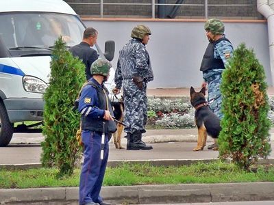 Учения полиции. Фото: Виктор Шамаев, Каспаров.Ru Учения полиции. Фото: Виктор Шамаев, Каспаров.Ru