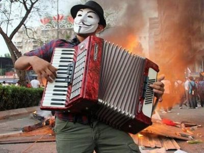 Протесты в Турции. Фото из блога pavel-sviridov.livejournal.com Протесты в Турции. Фото из блога pavel-sviridov.livejournal.com