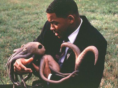 Кадр из фильма "Люди в черном" Кадр из фильма "Люди в черном"