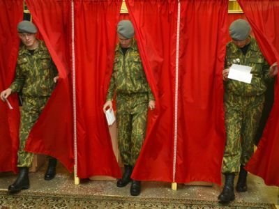 голосование военнослужащих Фото: allerleiten.livejournal.com голосование военнослужащих Фото: allerleiten.livejournal.com