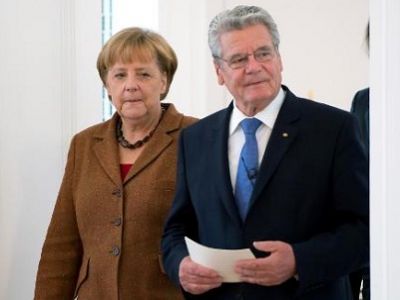 Иоахим Гаук и Ангела Меркель. Фото google.ru Иоахим Гаук и Ангела Меркель. Фото google.ru