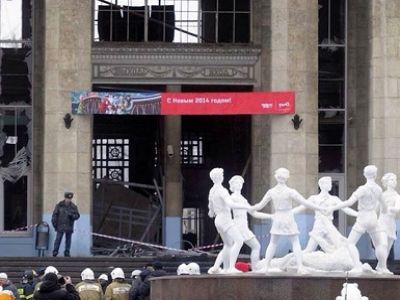 На фоне фонтана. Фото из фейсбука Олега Кашина На фоне фонтана. Фото из фейсбука Олега Кашина