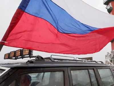 Присоединение к России. Фрагмент фото: vesti.ru Присоединение к России. Фрагмент фото: vesti.ru