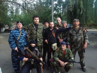 Олег Мельников и сепаратисты в Славянске. Фото: sputnikipogrom.com Олег Мельников и сепаратисты в Славянске. Фото: sputnikipogrom.com