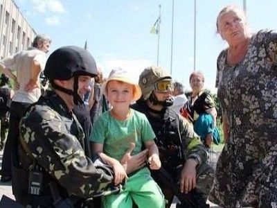 Нацгвардия в Славянске. Из твиттера https://twitter.com/euromaidan Нацгвардия в Славянске. Из твиттера https://twitter.com/euromaidan