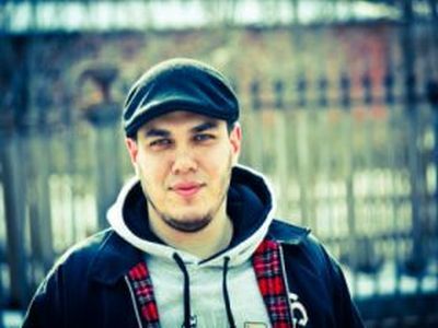 Антифашист Алексей Сутуга. Фото: novayagazeta.ru Антифашист Алексей Сутуга. Фото: novayagazeta.ru
