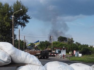 Столкновения в Лисичанске. Фото: facebook.com/dostali.hvatit Столкновения в Лисичанске. Фото: facebook.com/dostali.hvatit