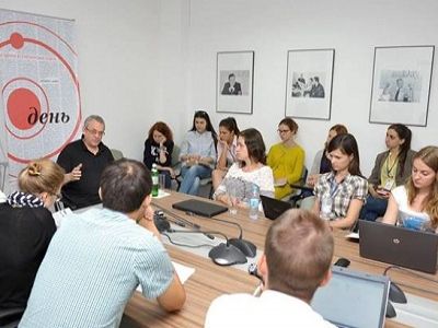 Газета "День", школа журналистики. Фото из ФБ Игоря Яковенко Газета "День", школа журналистики. Фото из ФБ Игоря Яковенко