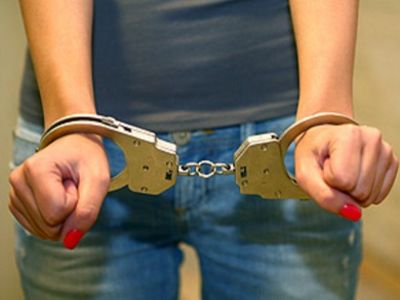 Арест девушки. Фото: news.nur.kz Арест девушки. Фото: news.nur.kz