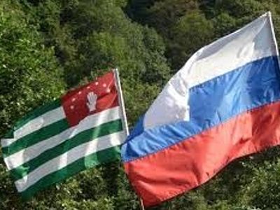 Флаги России и Абхазии Фото: abkhazia-apsny.ru Флаги России и Абхазии Фото: abkhazia-apsny.ru