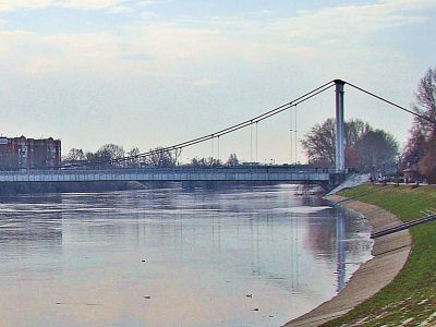 Подвесной мост. Фото: Виктор Шамаев, Каспаров.Ru Подвесной мост. Фото: Виктор Шамаев, Каспаров.Ru