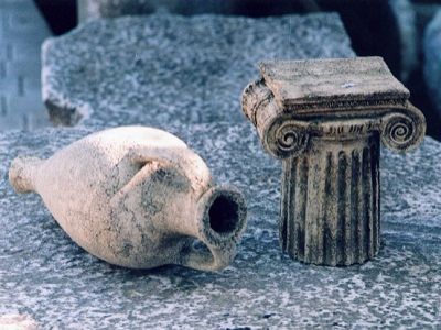 Херсонес Таврический (Корсунь), символы. Источник - http://upload.wikimedia.org/ Херсонес Таврический (Корсунь), символы. Источник - http://upload.wikimedia.org/