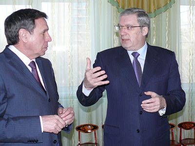 Губернаторы Городецкий и Толоконский. Фото: sibfo.ru Губернаторы Городецкий и Толоконский. Фото: sibfo.ru