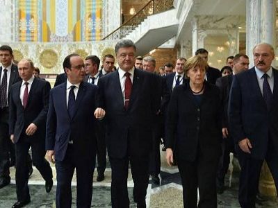 Перед переговорами в Минске, 11.2.15. Фото ЕРA, источник - https://twitter.com/euromaidan Перед переговорами в Минске, 11.2.15. Фото ЕРA, источник - https://twitter.com/euromaidan