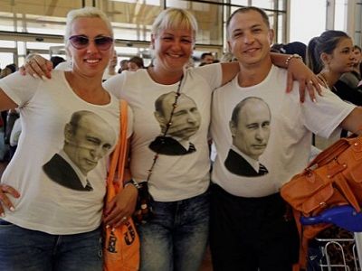 Российские туристы в аэропорту Шарм-эш-Шейха, утро 6.11.15. Источник - i.telegraph.co.uk Российские туристы в аэропорту Шарм-эш-Шейха, утро 6.11.15. Источник - i.telegraph.co.uk